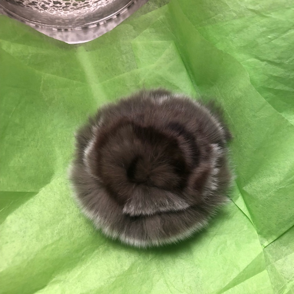 Fur Pin 😍 - Picture 3 of 6